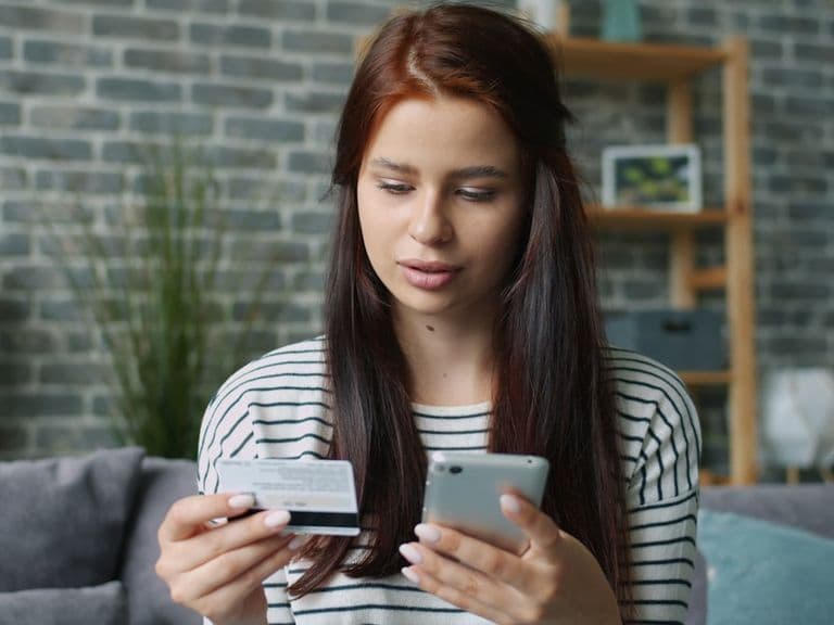 Онлайн-покупки со смартфона — видеокоммерция для интернет-магазинов