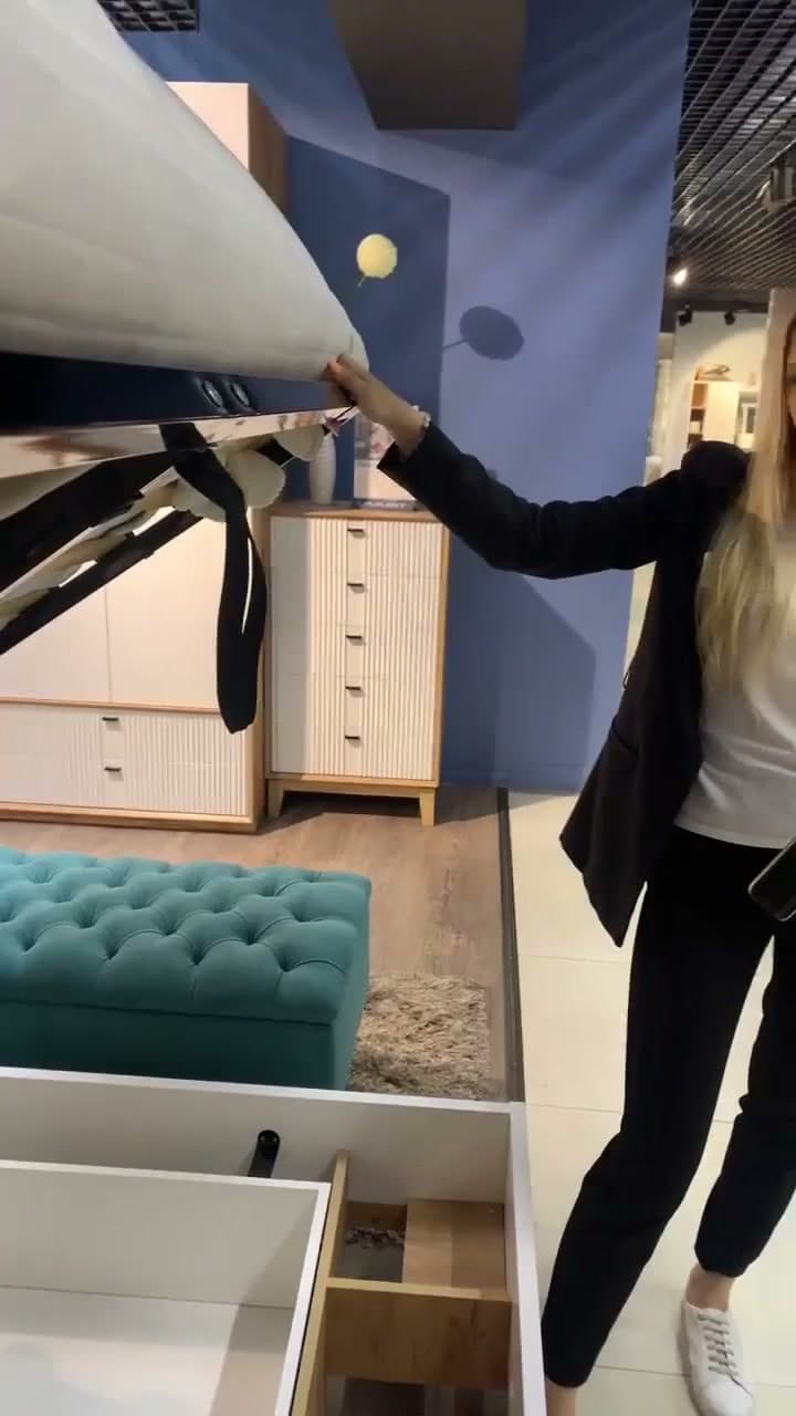 Live-эфир Lazurit: демонстрация разных мебельных решений в салоне